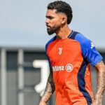 Juventus Tawarkan Douglas Luiz, MU Tertarik Angkut?