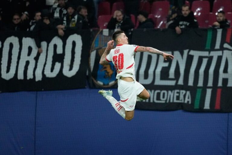 Newcastle Datang Menggoda, Tapi Hati Benjamin Sesko untuk Manchester United