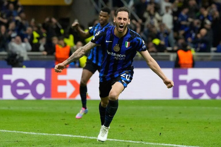 Berapa Uang yang Harus Dikeluarkan MU untuk Membeli Hakan Calhanoglu?