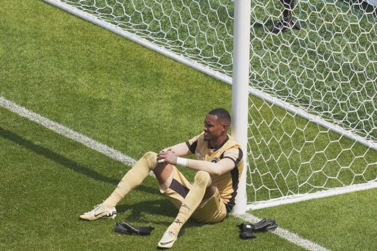 Tampil Apik di Piala Dunia Antarklub 2025, Kiper Botafogo Ini Diincar Manchester United