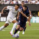 Butuh Tambahan Amunisi di Lini Belakang, Man United Incar Bek Serba Bisa PSG