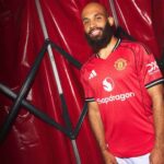 Sujud Syukur Bryan Mbeumo Bisa Gabung Manchester United
