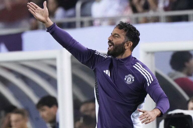 Belum Siap Jadi Penantang Gelar Juara, MU Hanya Pasang Target Ini di EPL 2025/2026